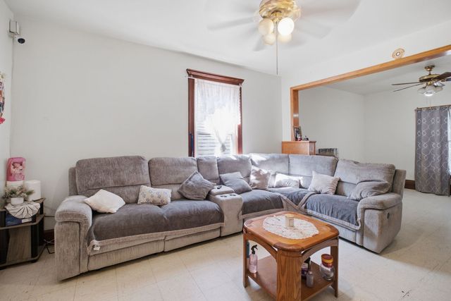 5225 S CAMPBELL Avenue, Chicago, IL 60632