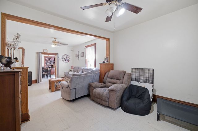 5225 S CAMPBELL Avenue, Chicago, IL 60632