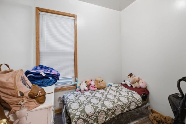 5225 S CAMPBELL Avenue, Chicago, IL 60632