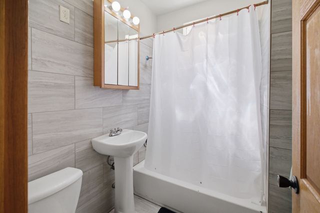 5225 S CAMPBELL Avenue, Chicago, IL 60632