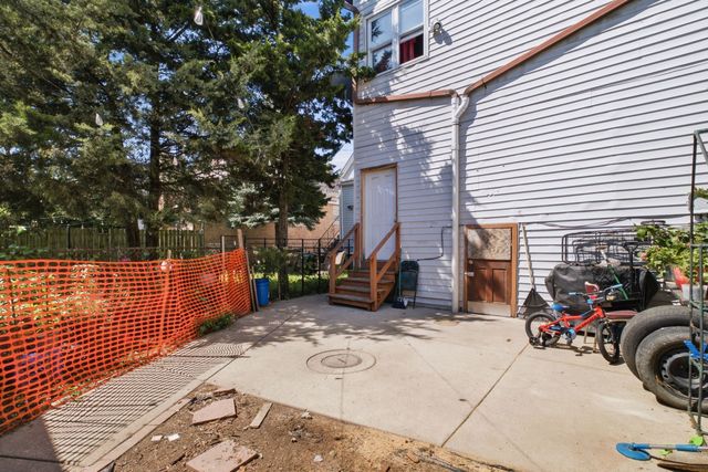 5225 S CAMPBELL Avenue, Chicago, IL 60632