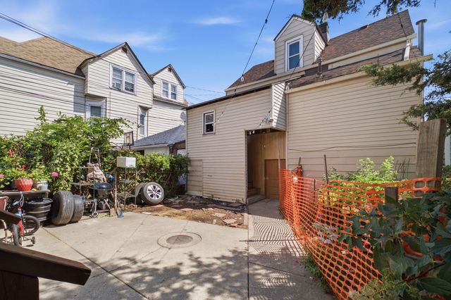 5225 S CAMPBELL Avenue, Chicago, IL 60632