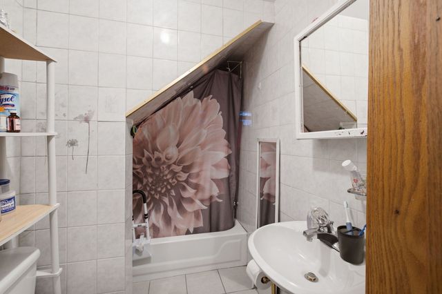 5225 S CAMPBELL Avenue, Chicago, IL 60632