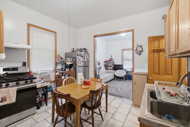 5225 S CAMPBELL Avenue, Chicago, IL 60632
