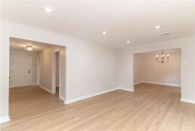 1425 Lotus DR, Virginia Beach, VA 23456