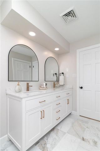 1425 Lotus DR, Virginia Beach, VA 23456