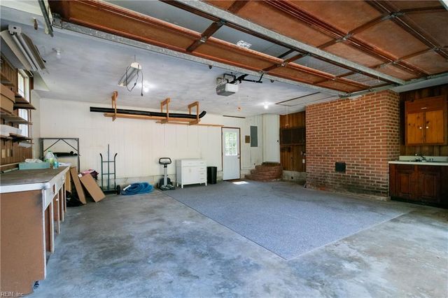 1425 Lotus DR, Virginia Beach, VA 23456