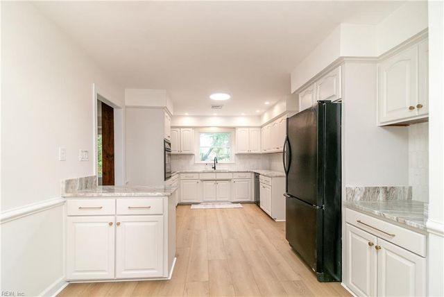 1425 Lotus DR, Virginia Beach, VA 23456