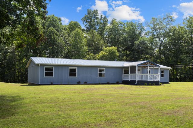 633 Friendship Acres Dr, Ashland City, TN 37015