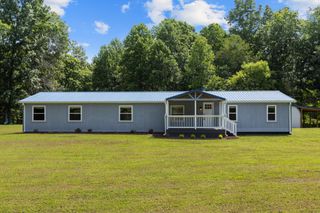 633 Friendship Acres Dr, Ashland City, TN 37015