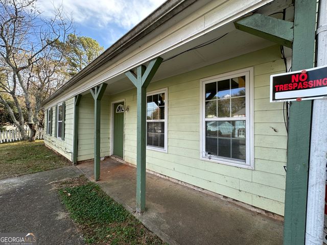 4561 Garden Hills Drive, Stone Mountain, GA 30083