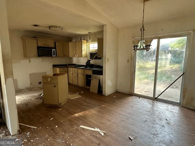 4561 Garden Hills Drive, Stone Mountain, GA 30083