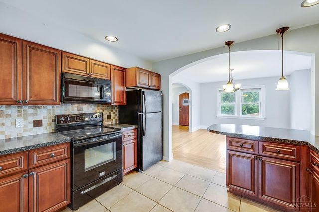 437 Samoht Ridge Road, Delhi Twp, OH 45238