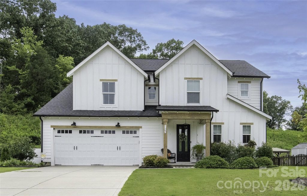 123 Country Lake Drive, Mooresville, NC 28115