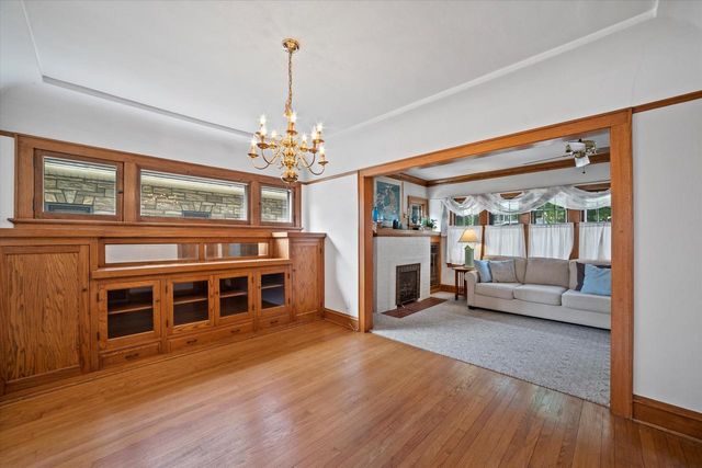 2462 N 70th STREET, Wauwatosa, WI 53213