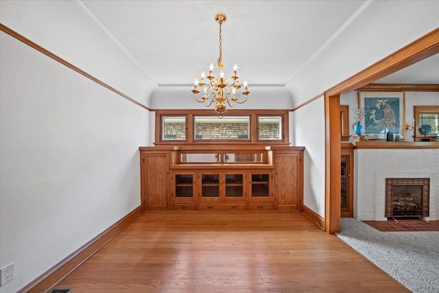 2462 N 70th STREET, Wauwatosa, WI 53213