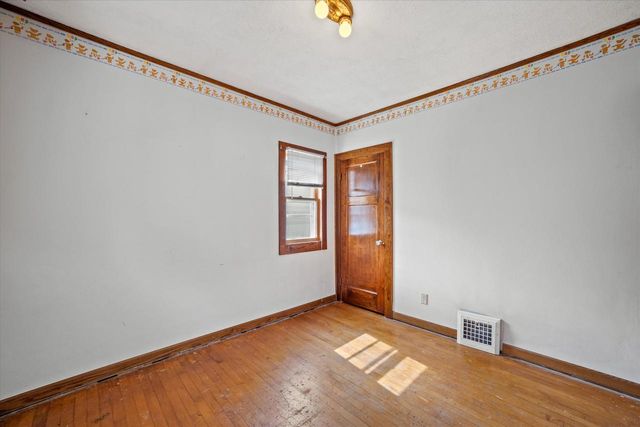 2462 N 70th STREET, Wauwatosa, WI 53213