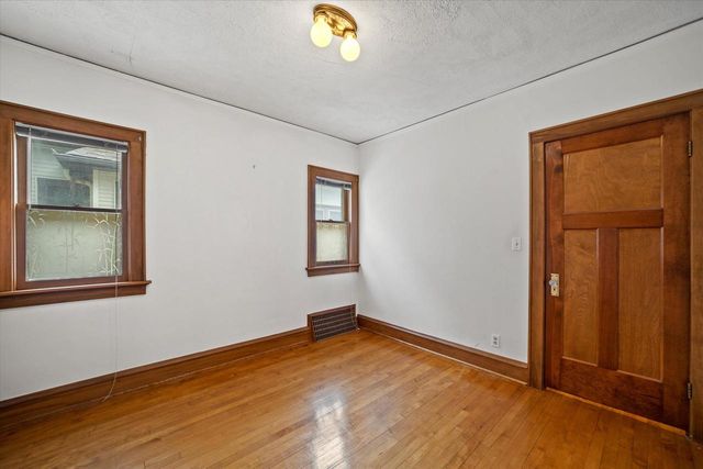 2462 N 70th STREET, Wauwatosa, WI 53213