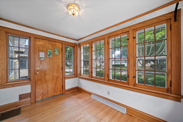 2462 N 70th STREET, Wauwatosa, WI 53213