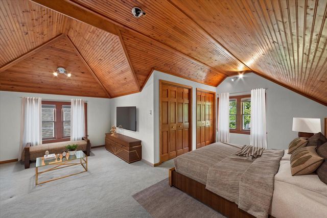 2462 N 70th STREET, Wauwatosa, WI 53213