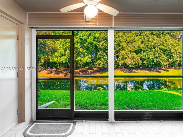435 Lakeview Dr 106, Weston, FL 33326