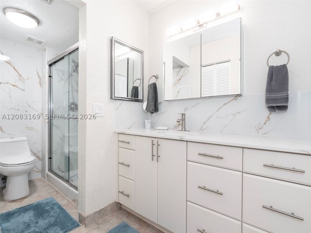 435 Lakeview Dr 106, Weston, FL 33326