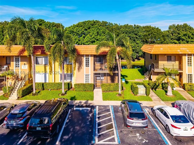 435 Lakeview Dr 106, Weston, FL 33326