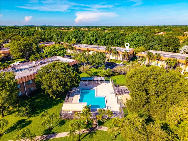 435 Lakeview Dr 106, Weston, FL 33326