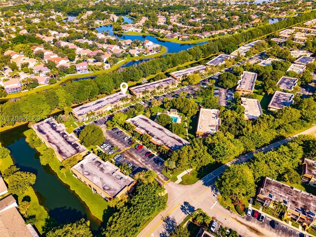 435 Lakeview Dr 106, Weston, FL 33326