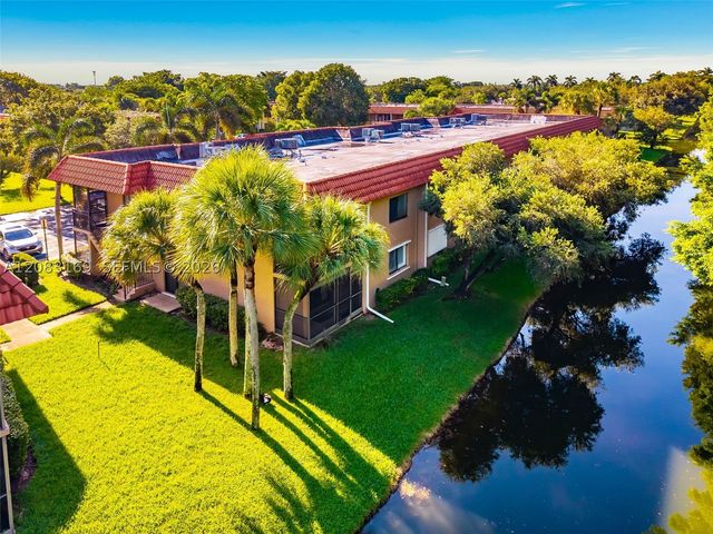 435 Lakeview Dr 106, Weston, FL 33326