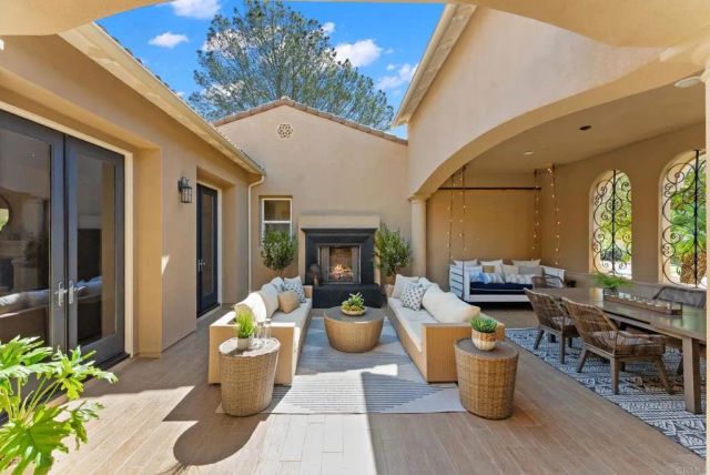 939 Bluejack Rd, Encinitas, CA 92024