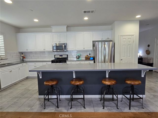 34721 Leather Court, Murrieta, CA 92563