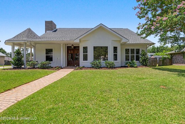 246 Pine Driveway, Bay Saint Louis, MS 39520