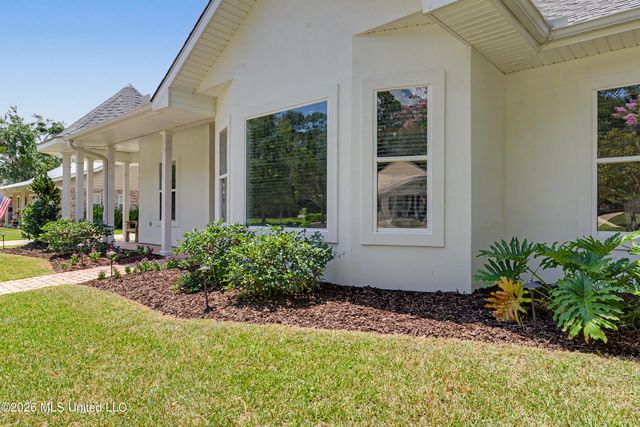 246 Pine Driveway, Bay Saint Louis, MS 39520