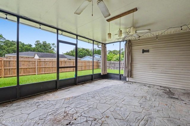 246 Pine Driveway, Bay Saint Louis, MS 39520