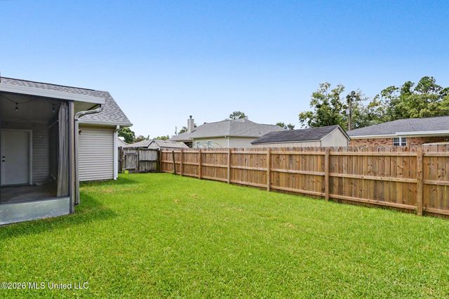 246 Pine Driveway, Bay Saint Louis, MS 39520
