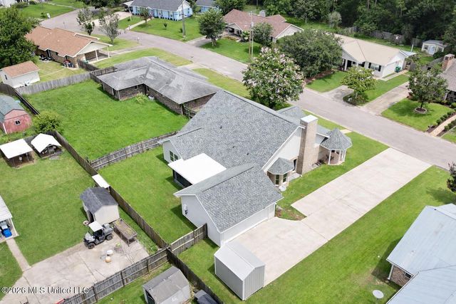 246 Pine Driveway, Bay Saint Louis, MS 39520