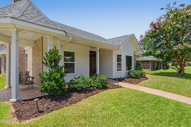 246 Pine Driveway, Bay Saint Louis, MS 39520