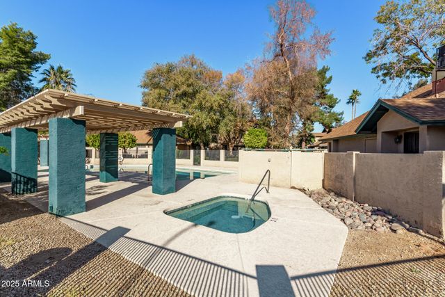 4822 W NORTHERN Avenue, Glendale, AZ 85301