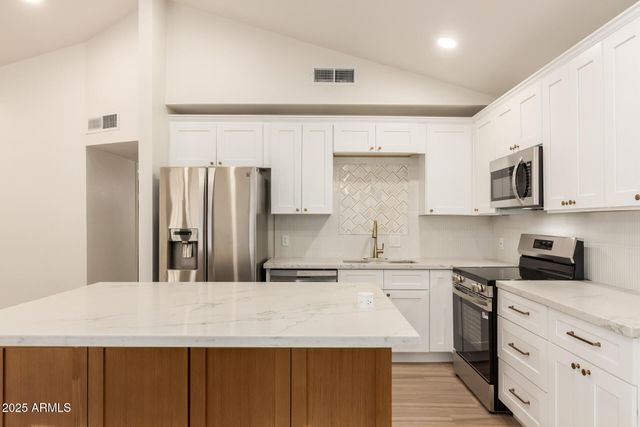 4822 W NORTHERN Avenue, Glendale, AZ 85301