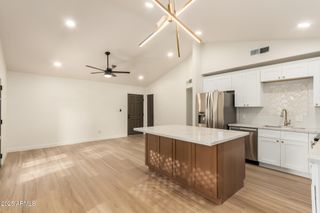 4822 W NORTHERN Avenue, Glendale, AZ 85301