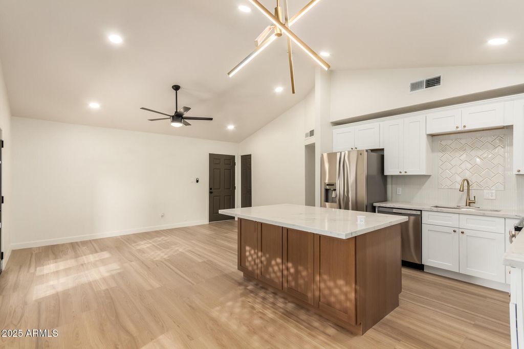 4822 W NORTHERN Avenue, Glendale, AZ 85301