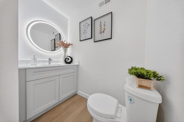 55 Del Vista Cir, Sacramento, CA 95823