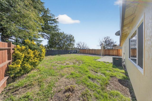 55 Del Vista Cir, Sacramento, CA 95823