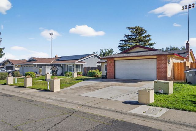 55 Del Vista Cir, Sacramento, CA 95823