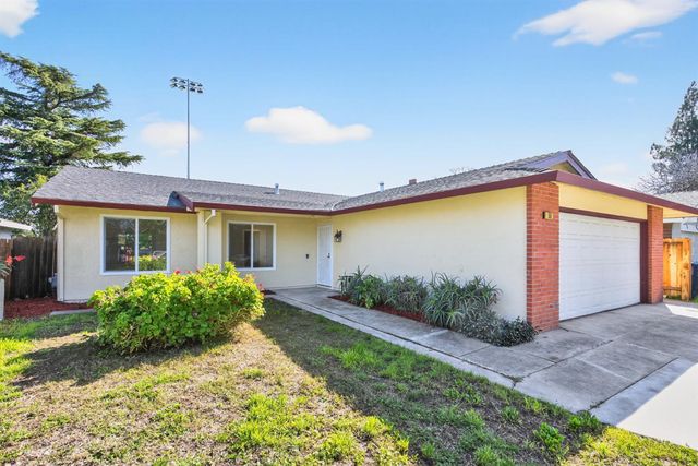 55 Del Vista Cir, Sacramento, CA 95823