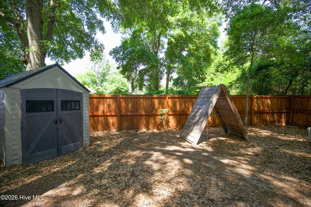 430 N Leak Street, Southern Pines, NC 28387