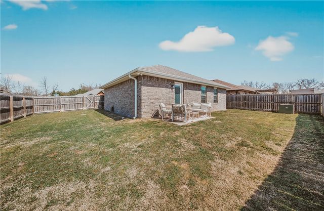 1002 E Olrich Street, Rogers, AR 72756