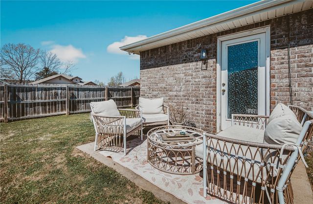 1002 E Olrich Street, Rogers, AR 72756