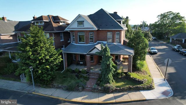 228 N 4TH ST, Emmaus, PA 18049